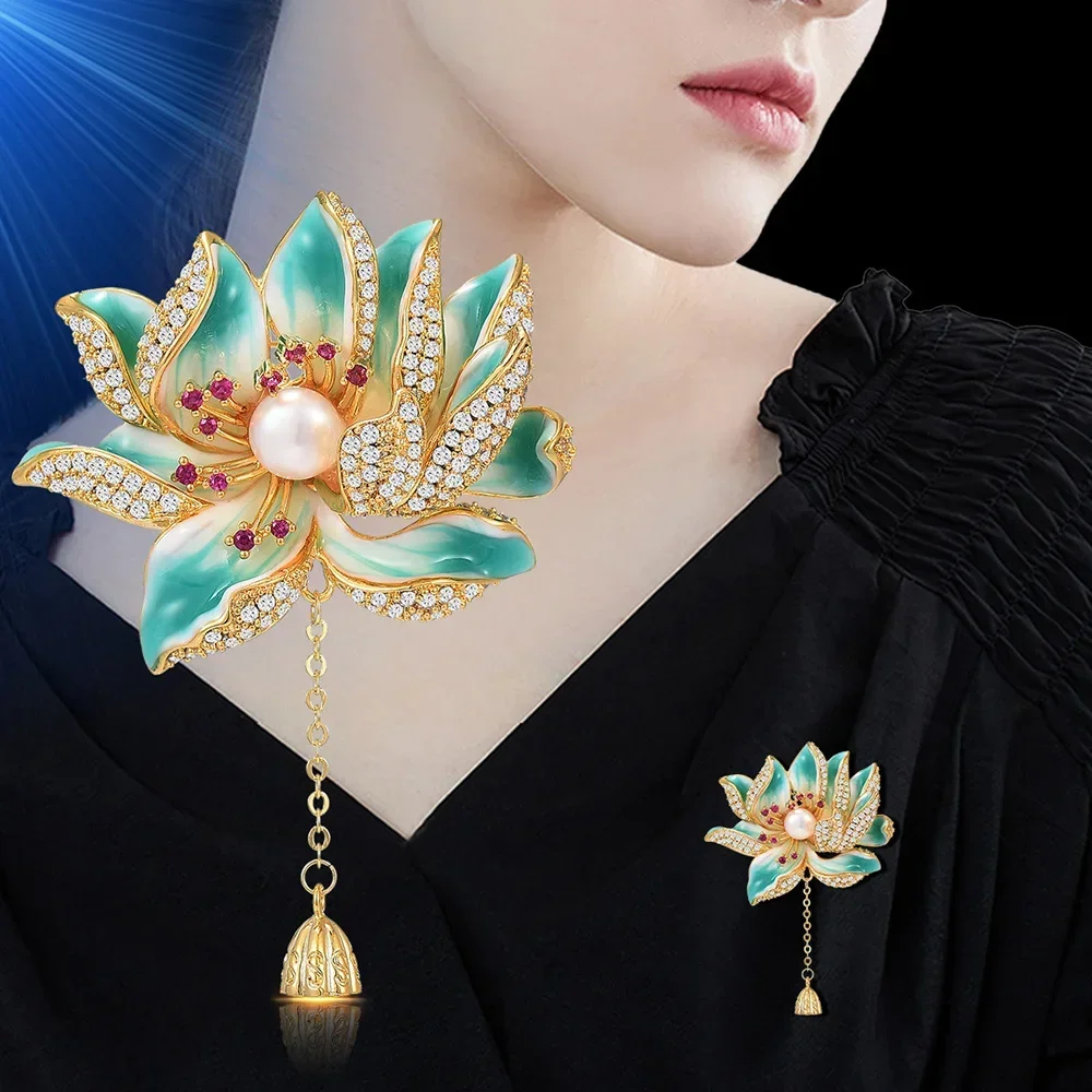 Elegant Enamel Lotus Tassel Pearl Brooch for Women Exquisite High Quality Flower Botanical Badge Jewelry Birthday Party Gift