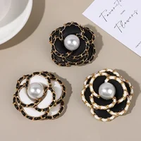 Korean Fashion Fabric Camellia Pearl Brooches for Women Elegant Flowers Corsage Lapel Pins Wedding Party Badge Accessories