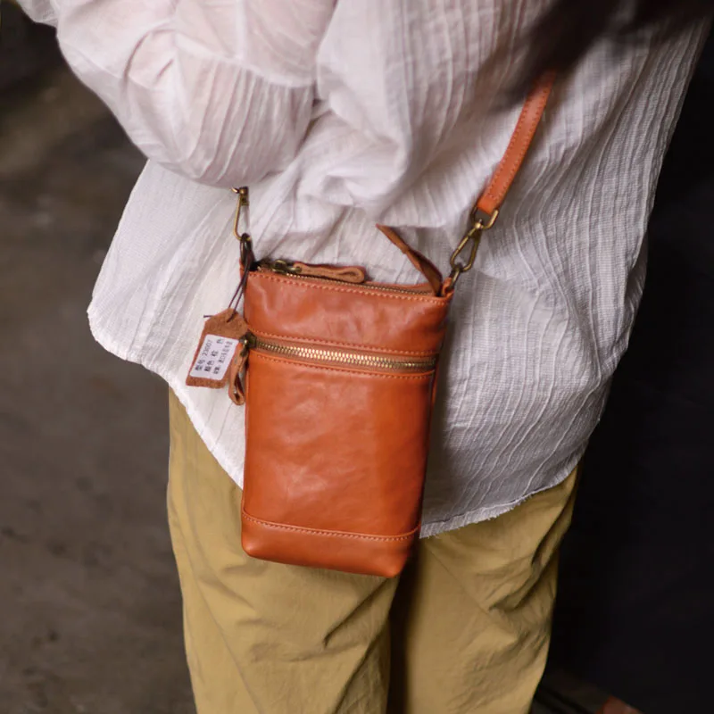 

AETOO First layer cowhide mini bag Soft leather single shoulder bucket bag retro vegetable tanned leather crossbody bag casual