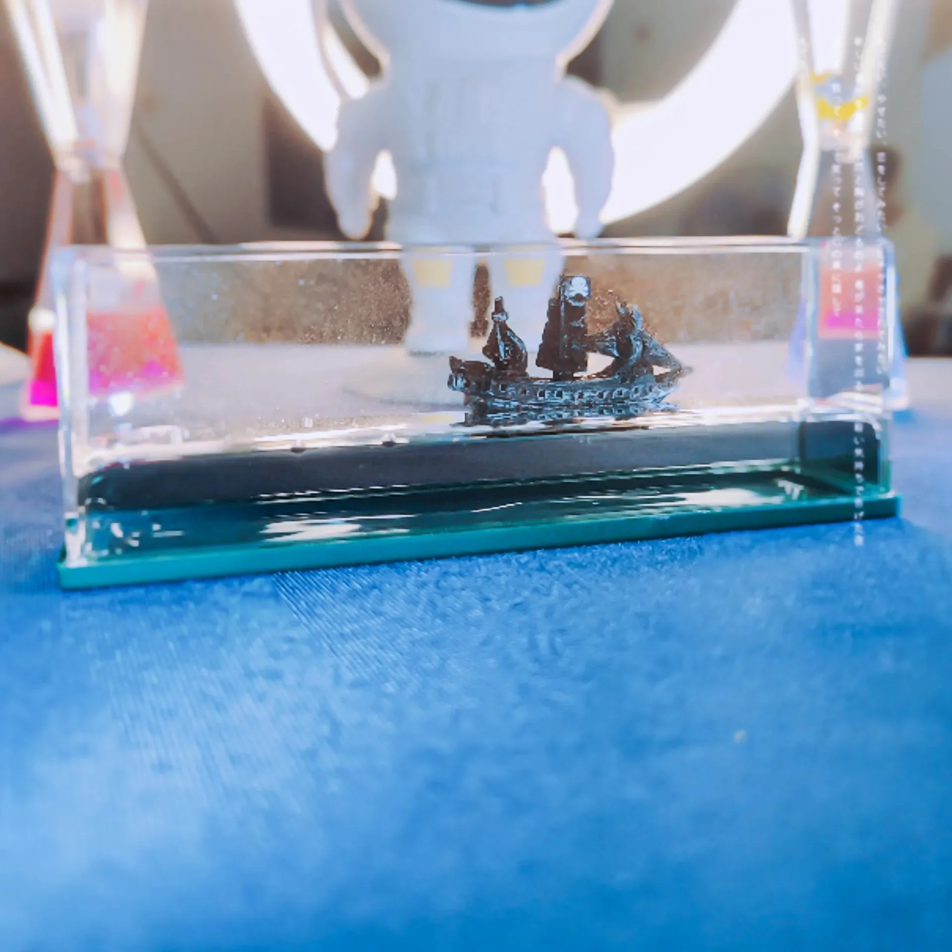 Creative Cruise Ship Liquid Drift Bottle Desktop Decoration Hourglass Car Ornament Gift