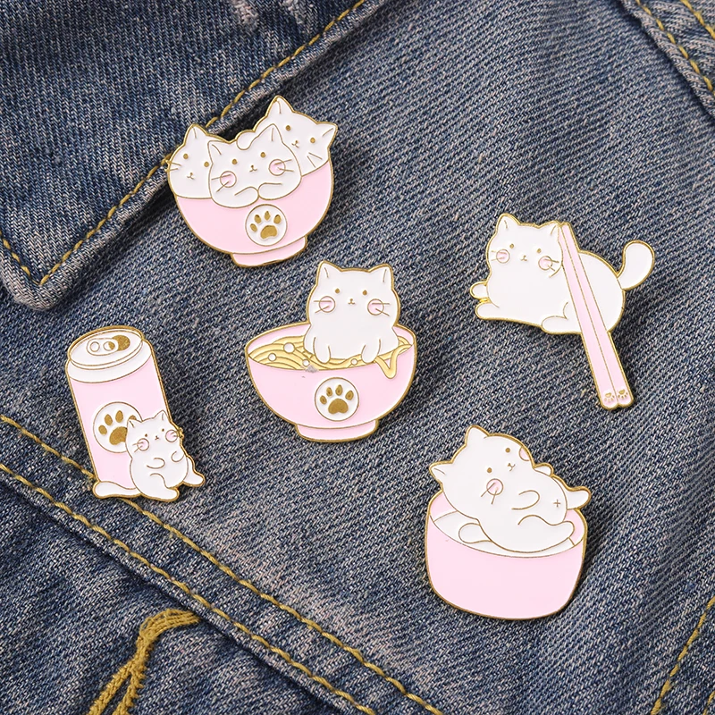 

Pink Cute Cat Enamel Pin Cartoon Animal Bottom Chopsticks Jar Bowl Cat Badge Brooch Kawaii Fashion Kids Jewelry Gift for Friends