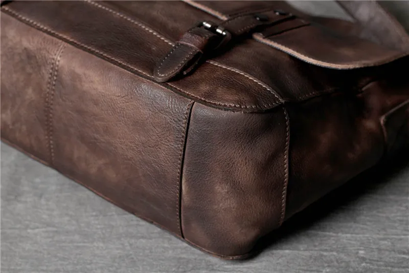 Vintage first layer cowhide men's large-capacity shoulder bag outdoor daily work genuine leather teens tablets crossbody bag