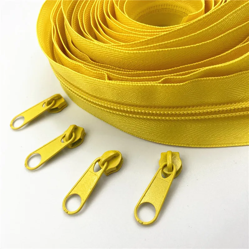 Multi-Length Nylon Zippers in 20 Vibrant Colors with Sliders for DIY Sewing and Clothing Accessories