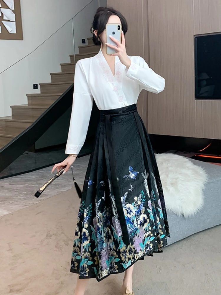 New Chinese National Style Horse-Face Skirt Matching Top for Women Spring and Autumn 2024 New Cropped Petite Skirt Suit Outfits