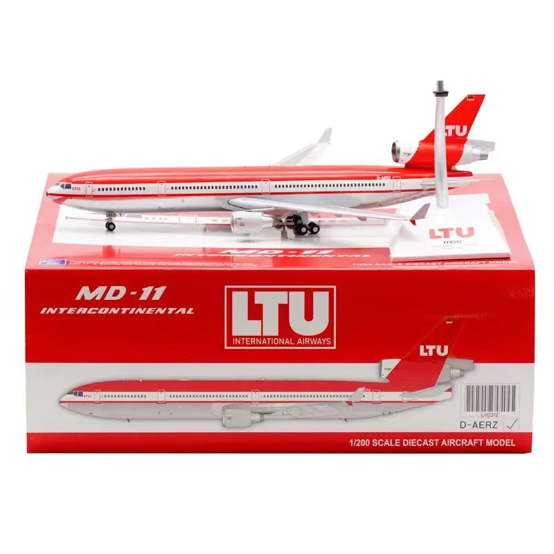 

Модель летательного аппарата из сплава в масштабе 1:200