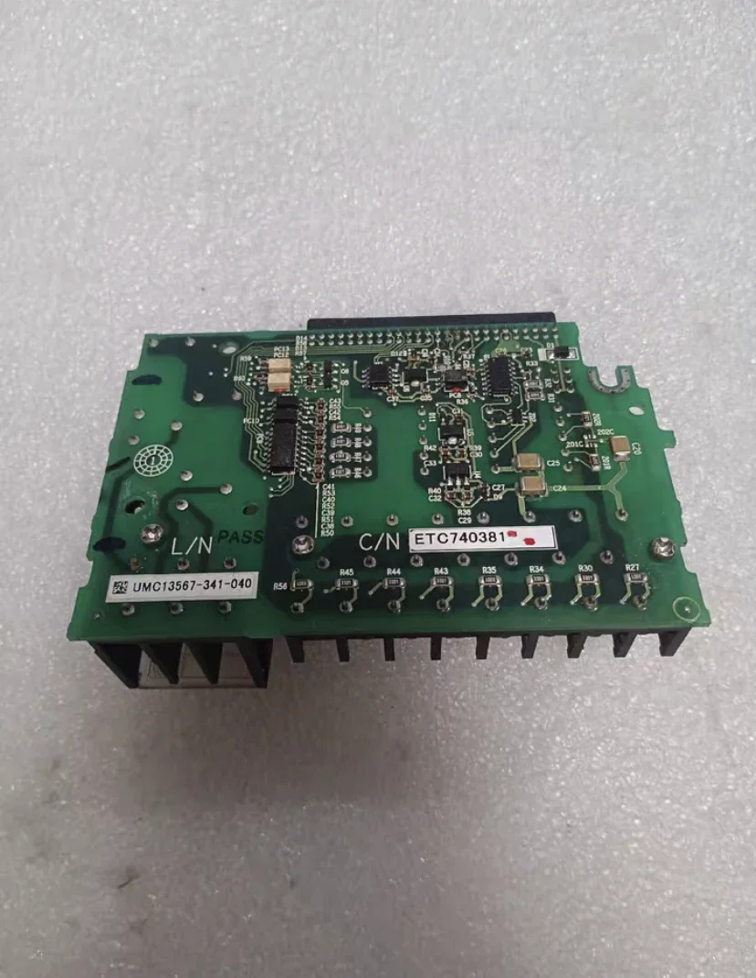 

Б/у, ETC740381 YPHT31636-1C Inverter H1000, Клеммная колодка 30/37 кВт