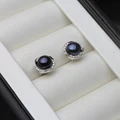 Black pearl earring