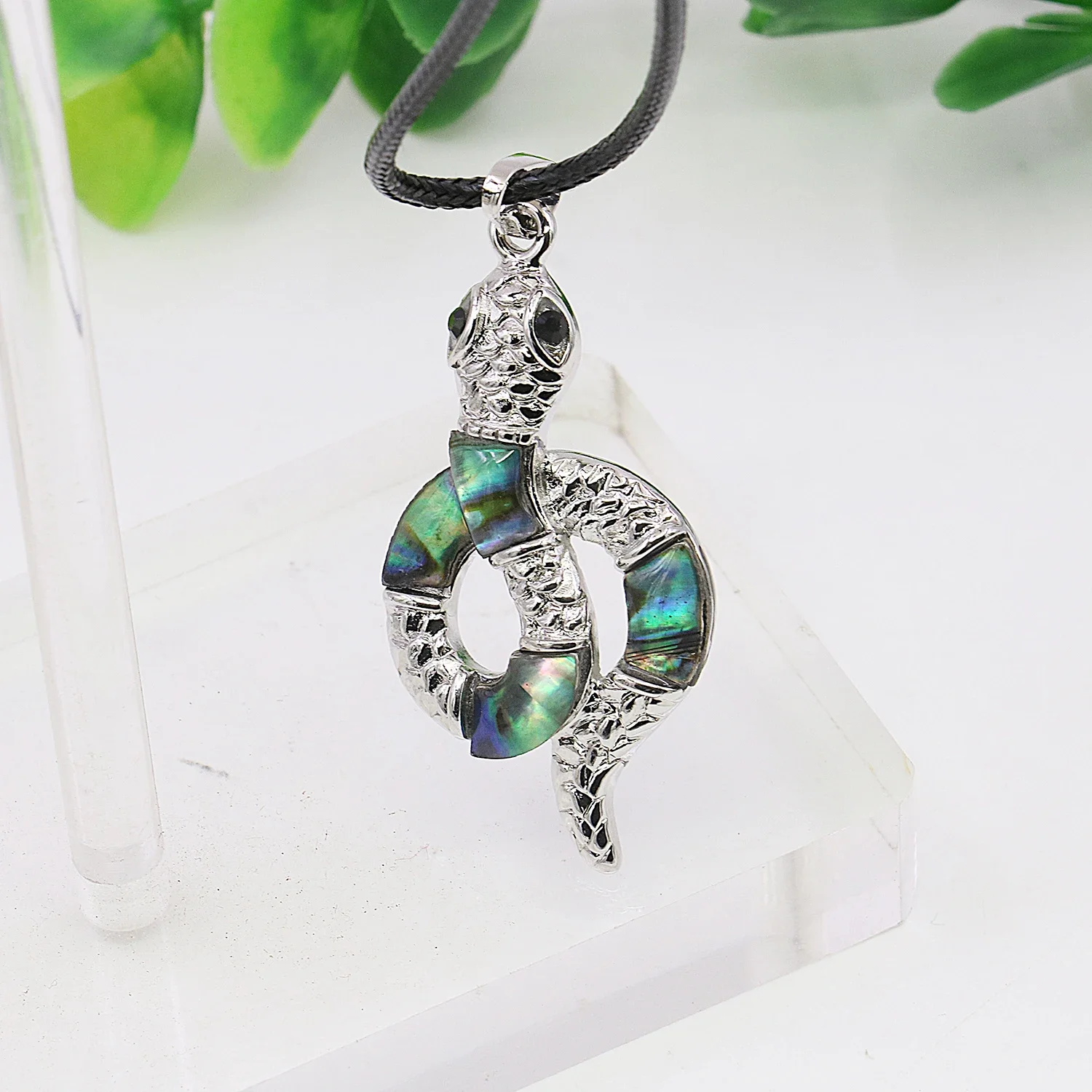 40x24mm Natural Shell Pendant,Snake-Shaped Lucky Pendant/necklace,Personalized Transport Gift,Unisex,Jewelry Making/design