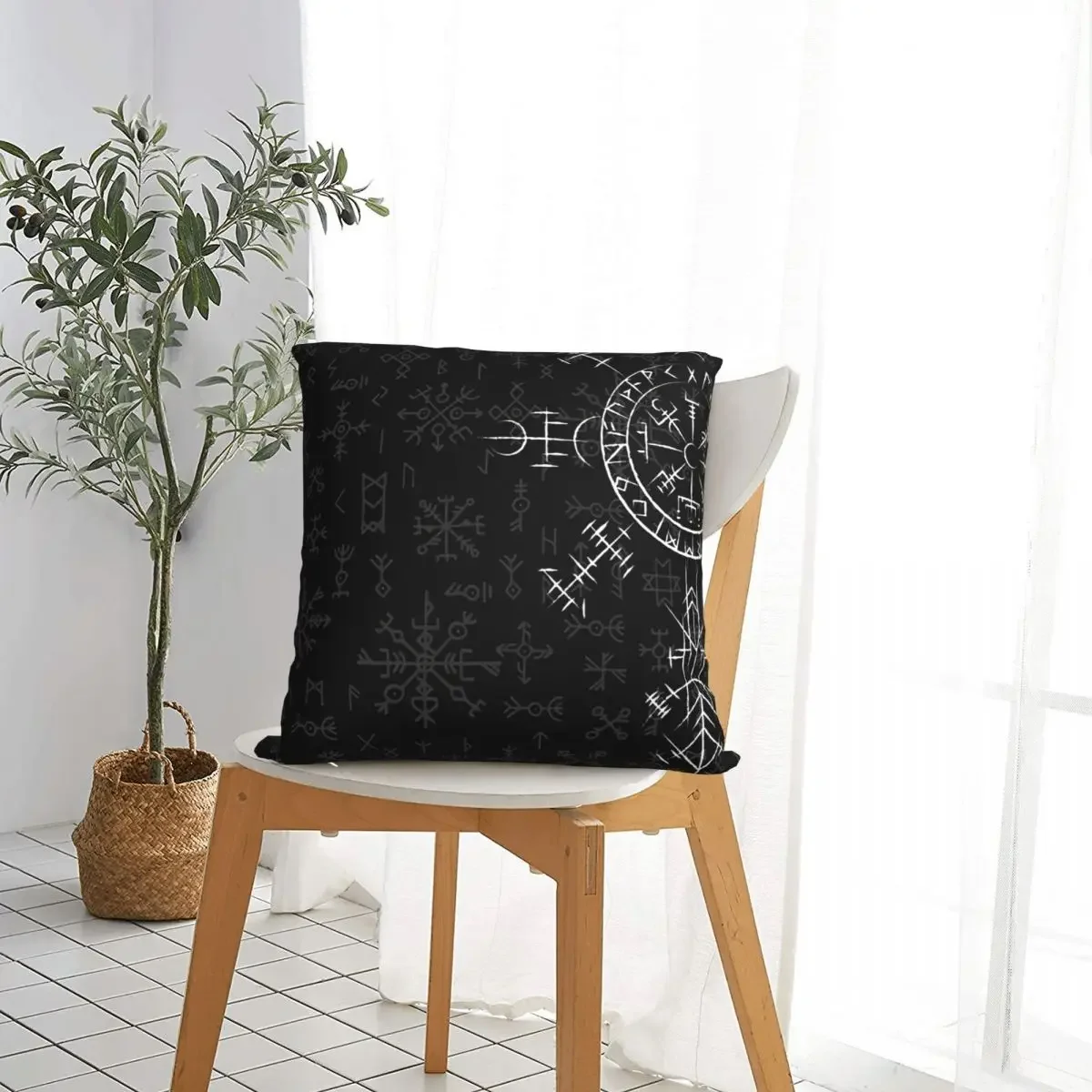 Celtic Lucky Charm Compass Symbole Celtic Vegvisir Pillowcase Viking Norse Backpack Cushion For Sofa Coussin Covers Decorative