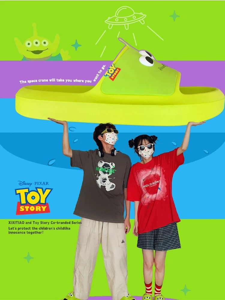 Soft Slippers Summer Slippers Anti Slip Sandals Disney Toy Story Alien Slippers Cute Cartoon Summer Soft Sole Slipper for Women Man Bath Flip Flops EVA Non-slip Casual Shoes Sandal