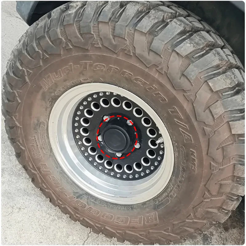 Suzuki Jimny Rear Wheel Hub Cover - Original Replacement Exterior Accessory