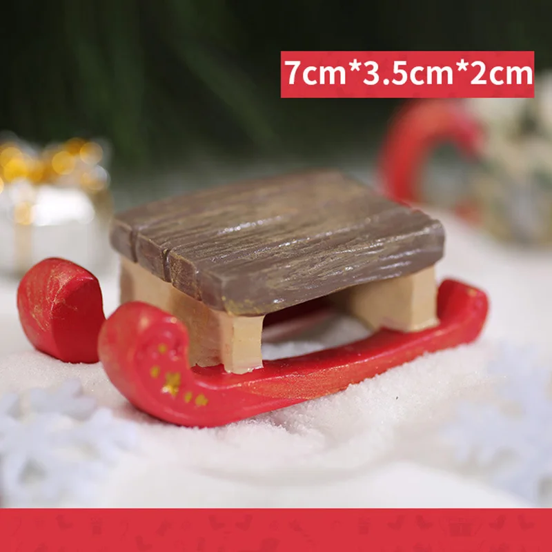 Christmas Skiing Animal Miniature Figurine - Festive Decoration & Resin Craft Ornament