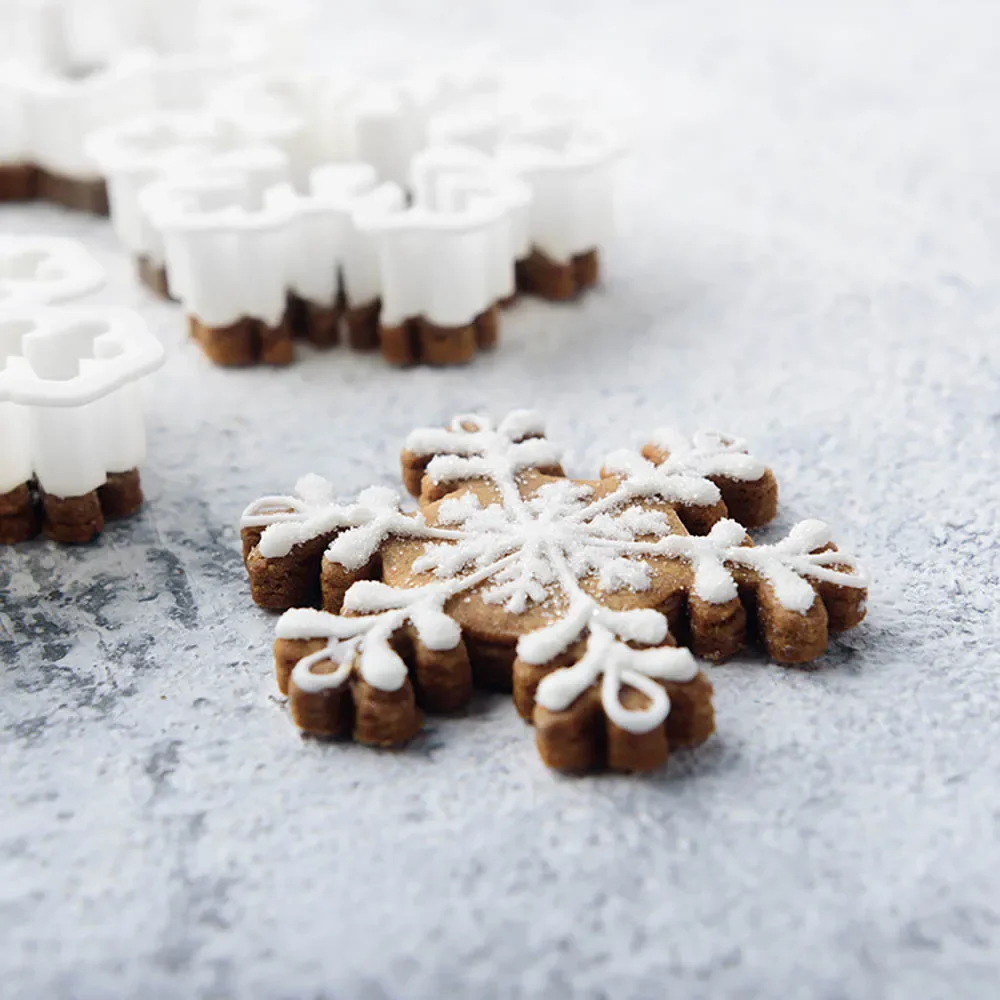Cookie Cutters Cake Mold Christmas Snowflake Cookie Plunger Cutters Fondant Cake Mold Biscuit Sugarcraft Cake Decorating Tools