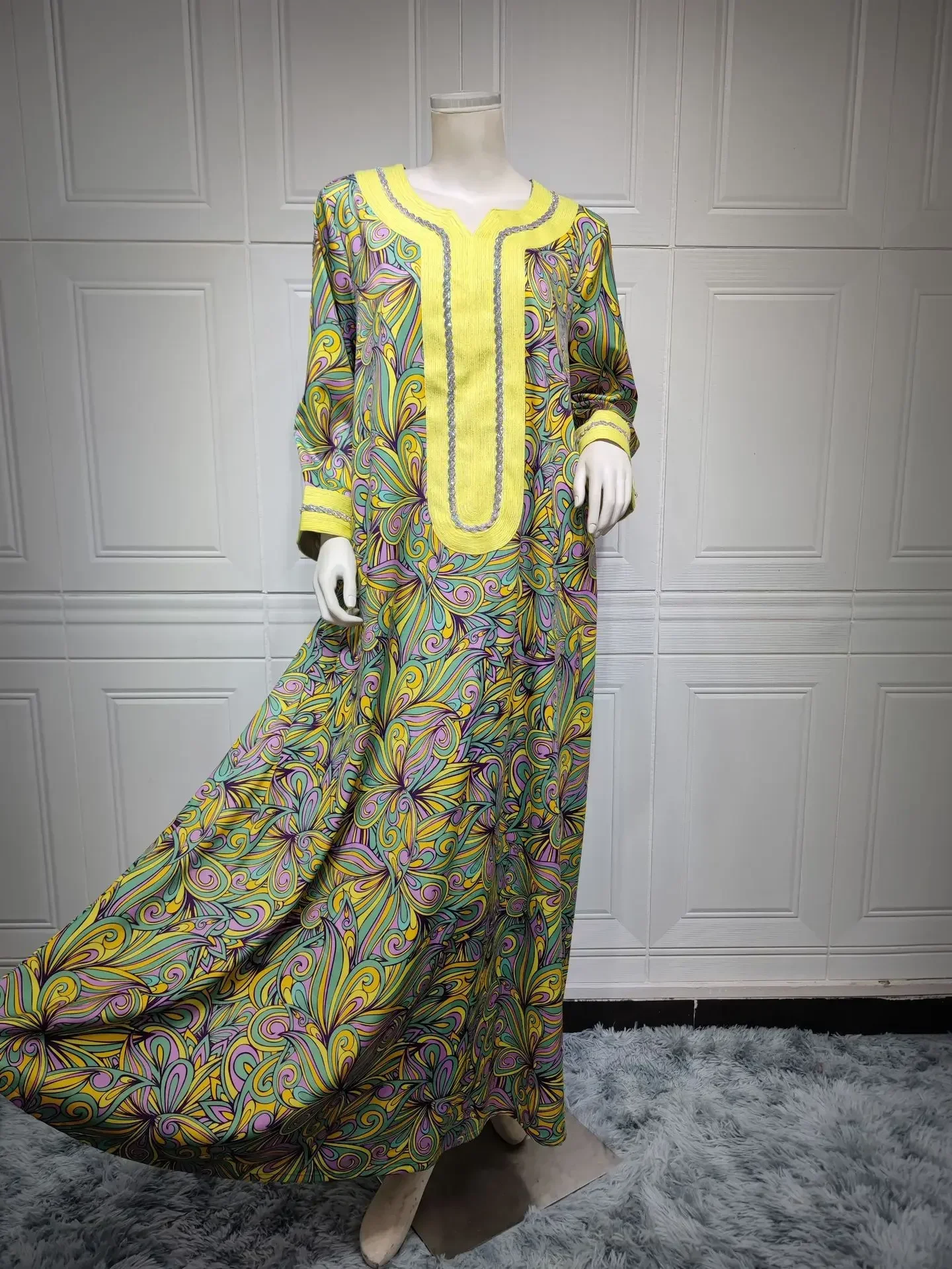 Muslim Abaya Dress Dubai Retro Ethnic Floral Print Long Sleeve Dresses V-Neck Diamonds Robe Islamic Ramadan Kaftan Marocain