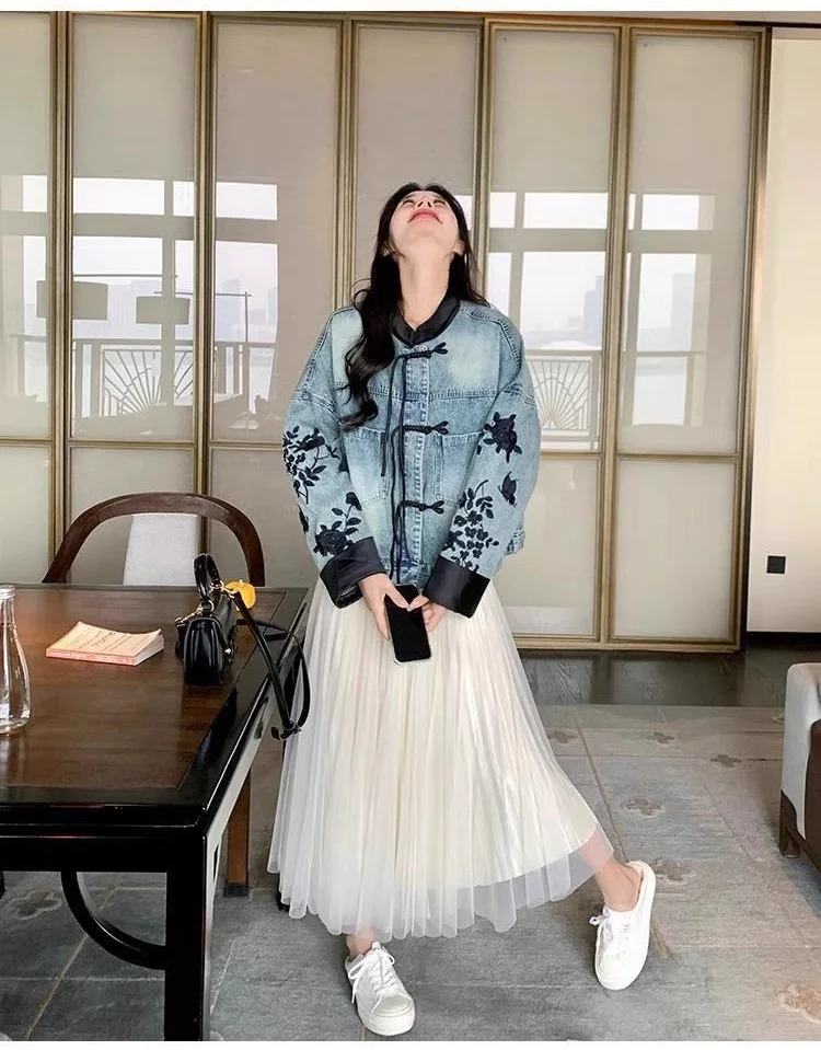 Chic Denim Jacket Women's Outwear 2026 Spring Autumn New Chinese Loose Embroidered Plus Size 3XL Jeans Short Coat Tops