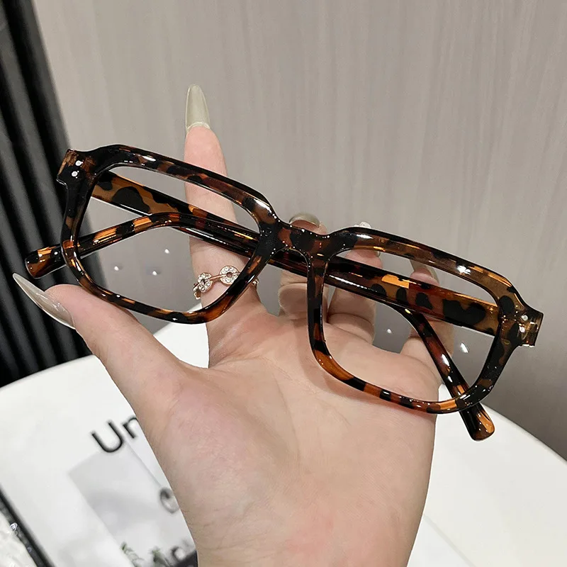 Premium Anti-Blue Light Retro Eyewear for Fashion and Active Lifestyles