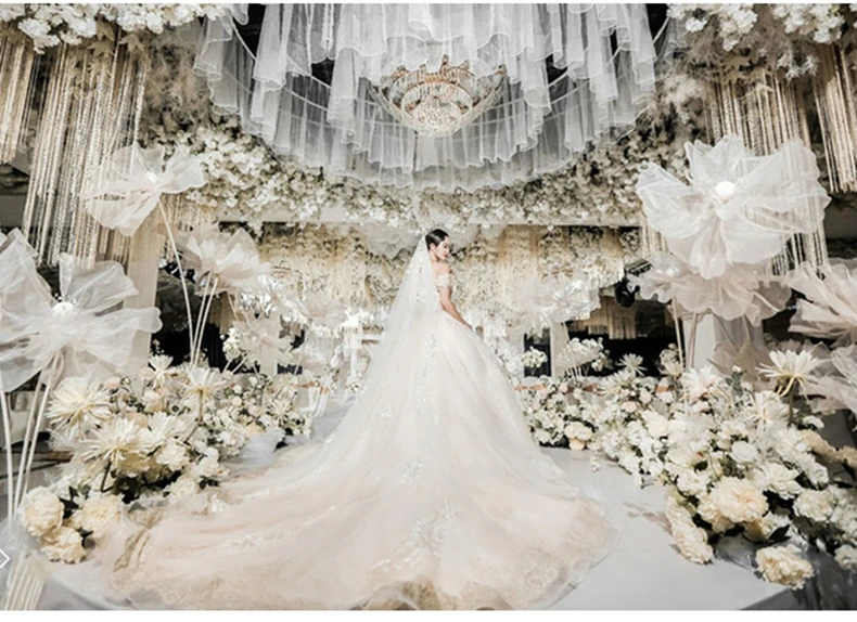 Description Picture 3 of itemNew Wedding Road Lead Floral Wedding T Stage Layout Ornaments Home Garden Decor Window Display Silk Mesh Yarn Flower Stand Props