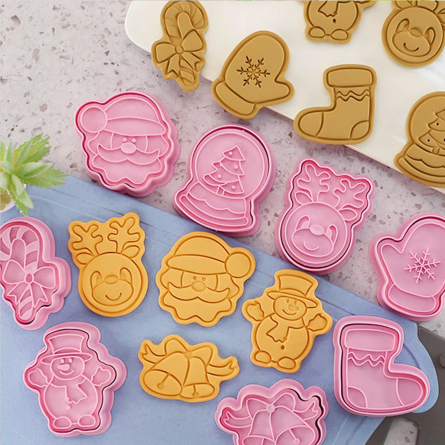 Cookie Cutter 8 Pieces Christmas Cookie Cutter Press Santa Claus Biscuit Mold Cookie Stamp Plastic Confectionery Kitchen Baking Pastry Tools