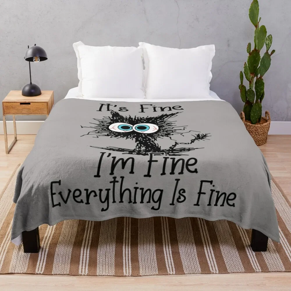 

Замечательное одеяло в клетку с надписью «I'm Fine»