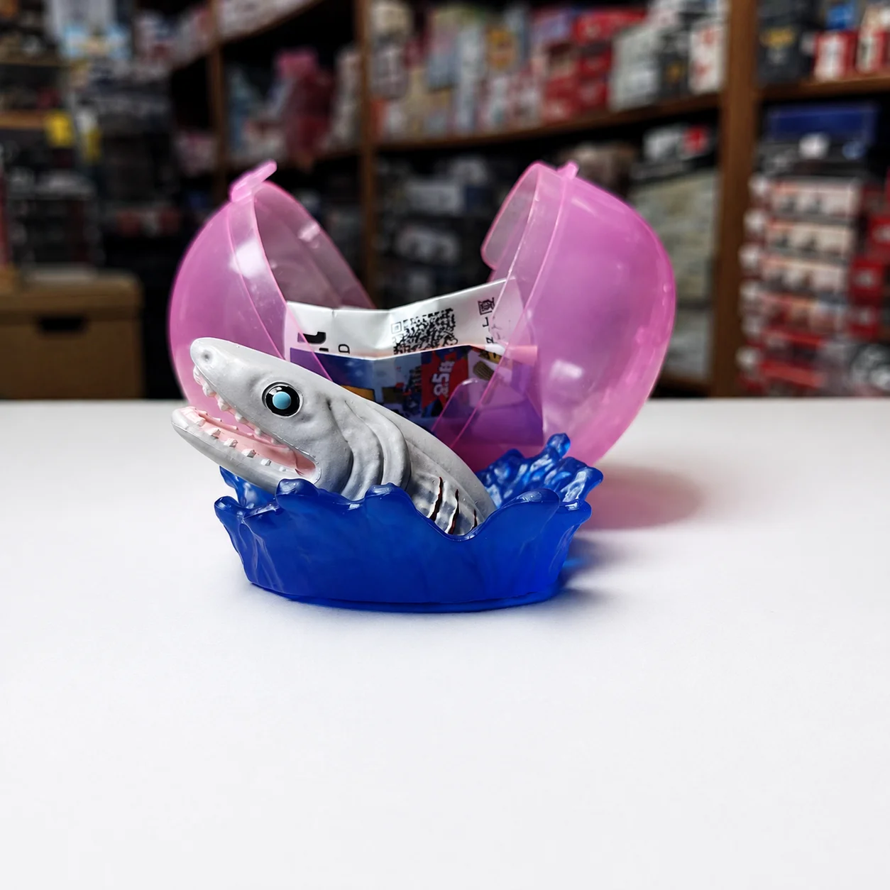Yell Capsule Toys: Cute & Terrifying Sea Creature Desk Figures - Fish, Shark, Waves Design with Storage Clip