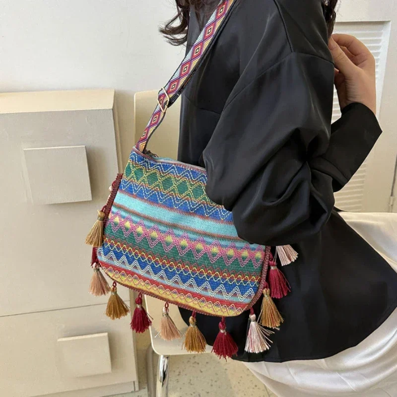 Classic women's handbag with ethnic tassels, handwoven crossbody bag for ladies, hippie bag, shoulder bags for women, handbag.