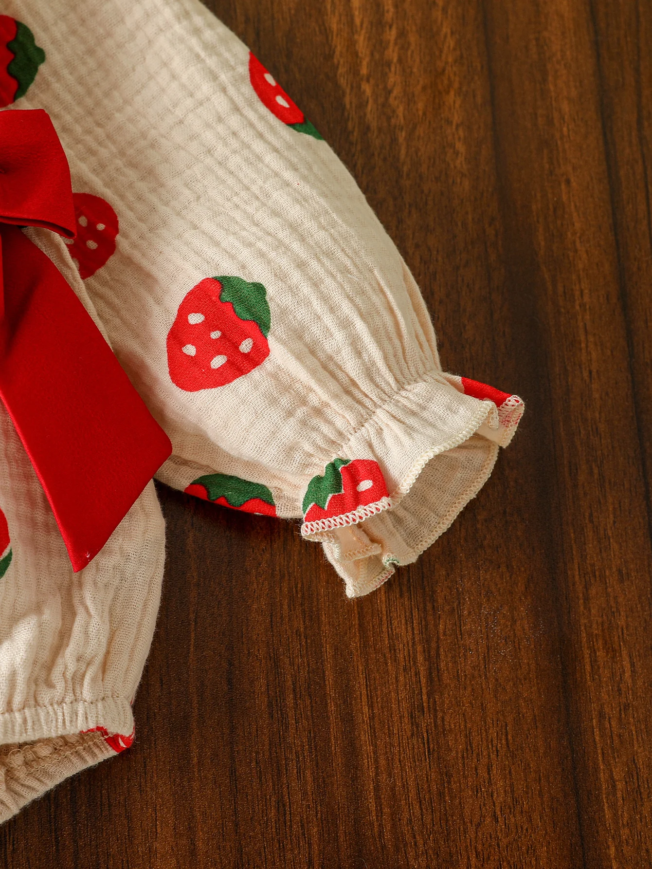 2Pcs 0-18M 사랑스러운 소녀 면화 부드러운 가을 Romper 복장 딸기 인쇄 인형 칼라 긴 소매 Jumpsuit Bow + Headband