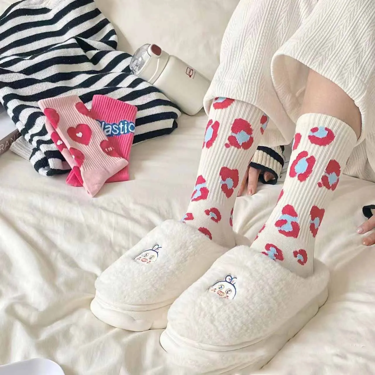 Women Socks Kawaii Strawberry Harajuku Funny Sweet Cotton Cute Happy Socks White Ladies Novelty Girls Christmas Gift Calsetines