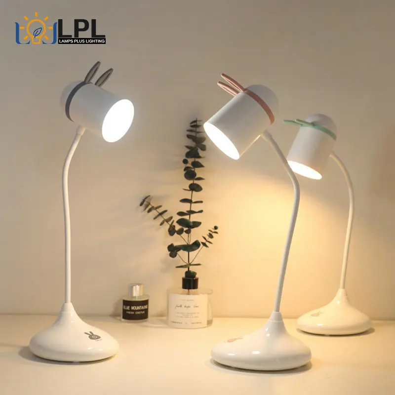 사슴 LED 작은 책상 램프 눈 보호 책상 학생 기숙사를 사용하여 충전식 플러그인 이중 목적 접이식 휴대용 배우기