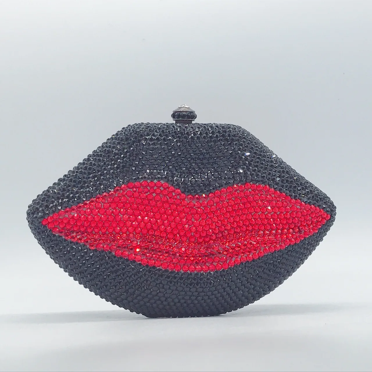 

16x10 см, жесткий обеденный мешок со стразами в виде губ, железная сумка, банкетная сумка, стиль ручной работы, жесткая коробка с полным диаметром и цепочкой A7595