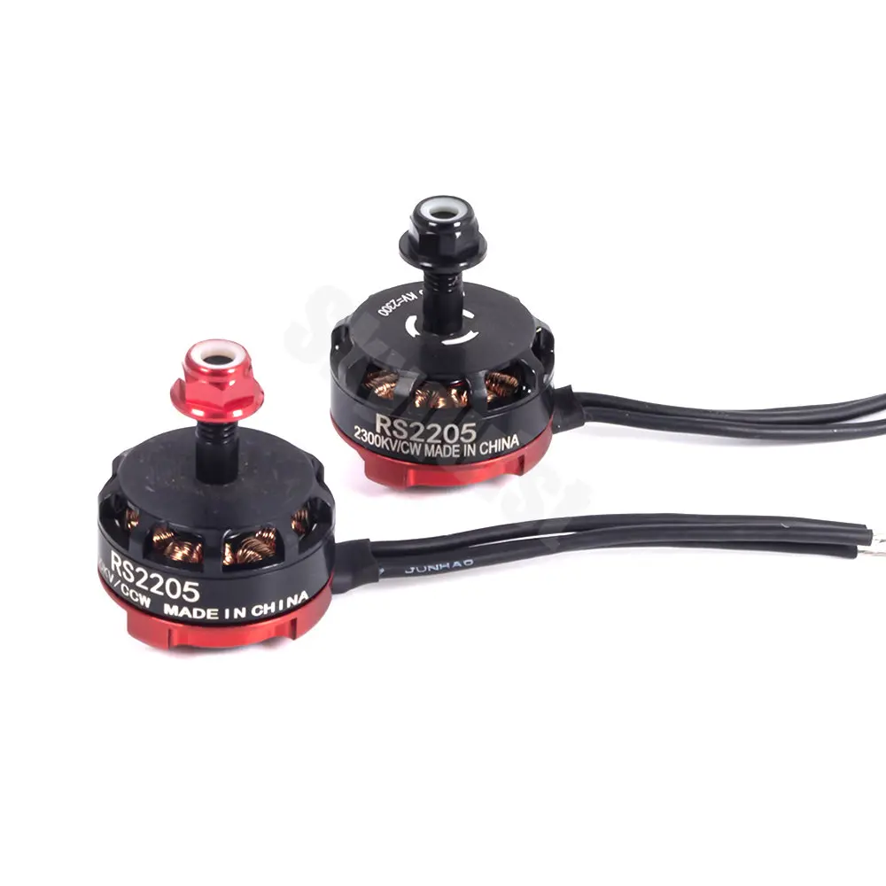 Moteur RS 2205 2300KV et ESC 20A/30A pour drone FPV, câbles et connecteurs visibles.