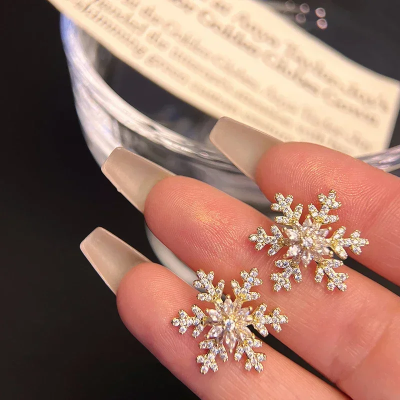New Christmas Series Earrings Fashionable Inlaid Rhinestone Imitation Pearl Winter Christmas Snowflake Earrings