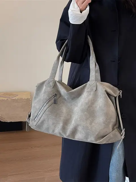 Bolsa de Ombro Preta Feminina da OZUKO