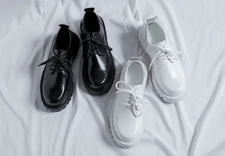 Chaussures Derby décontractées à semelles épaisses de printemps en cuir pour hommes Bottes Martin noires basses formelles de mariage pour hommes_voghion.com