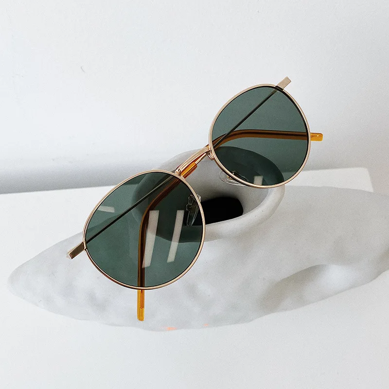 

1Pcs Vintage Round Metal Frame Children Sunglasses Colorful Lens Outdoor Kids Sun Glasses Baby Boy Girl Summer Sunscreen Eyewear