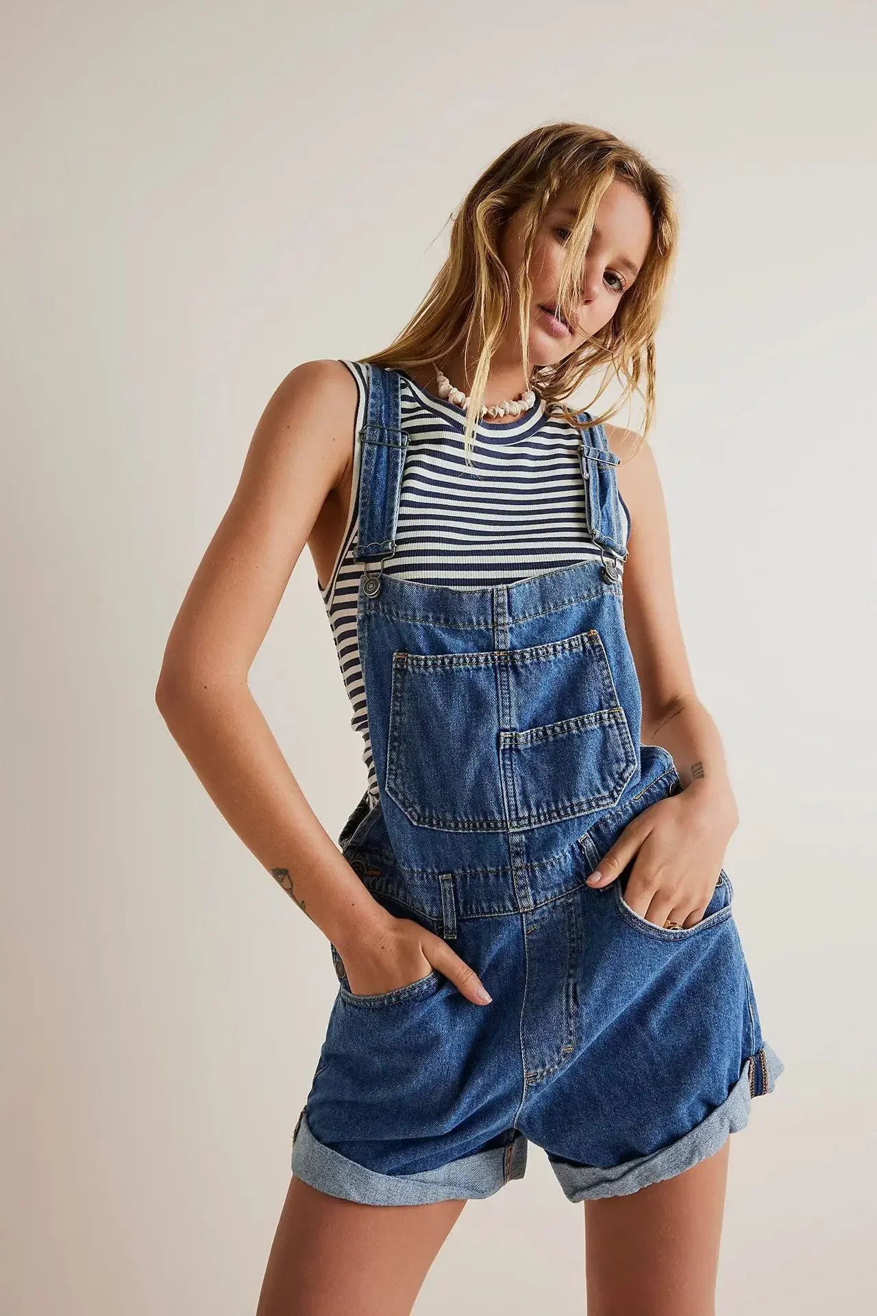 Monos de mujer, monos de mezclilla lavados, monos de una pieza, pantalones cortos sólidos, bolsillos empalmados, estilo urbano, sin espalda, botones sueltos