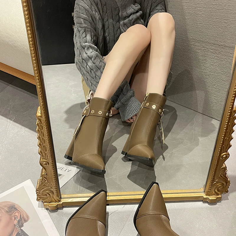 

2023 women's new early spring pointed toe square heeled solid color girl's boots DY4058