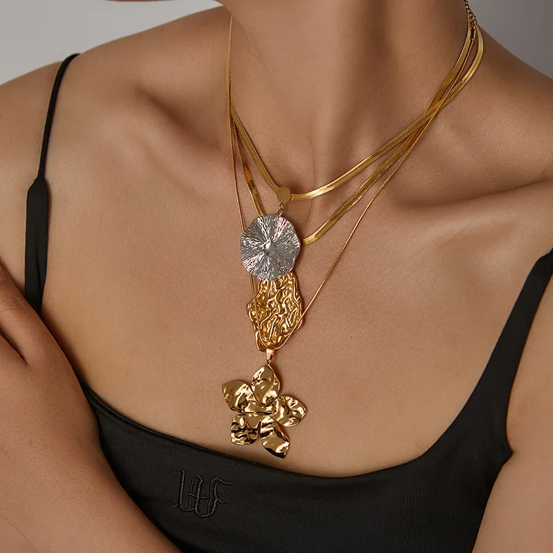Exaggerated Flower Ornament Women Pleated Flower Petal Palace Gold Plated Silver Alloy Necklace 5