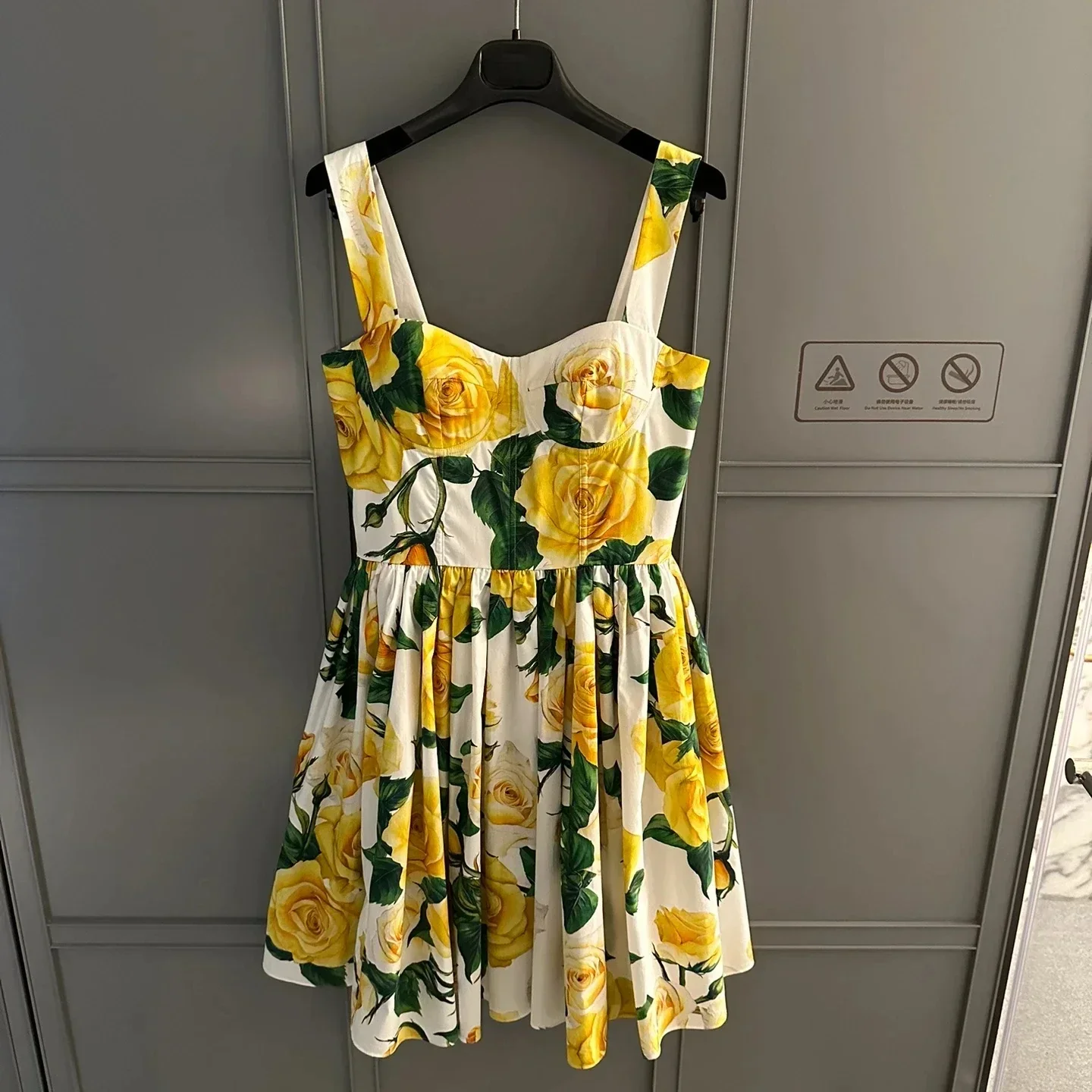 

2024 New Yellow Rose Flower Sleeveless Pleat High Quality Spaghetti Strap Mini Dress for Women