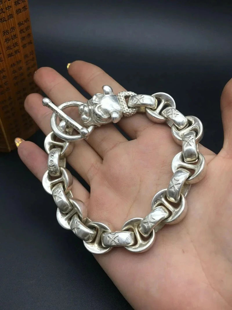 Asian Chinese Old Miao Silver Hand Cast Statue Bracciale Jewel Cool Gift