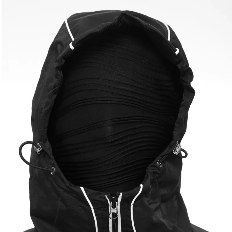 HKSH Autumn New Man Dark Techwear Niche Padded Shoulder Pads Hoodie Line Stitching Reflective Hood Sun Protection Jacket HK12112
