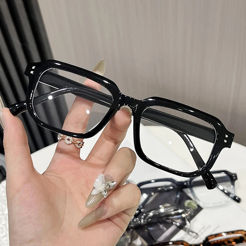 Premium Anti-Blue Light Retro Eyewear for Fashion and Active Lifestyles