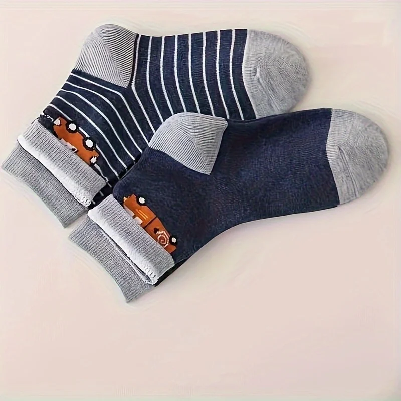 Children's car cartoon stripe pattern mid tube socks are comfortable, breathable, highly elastic, sweat absorbing, and odor resi 6