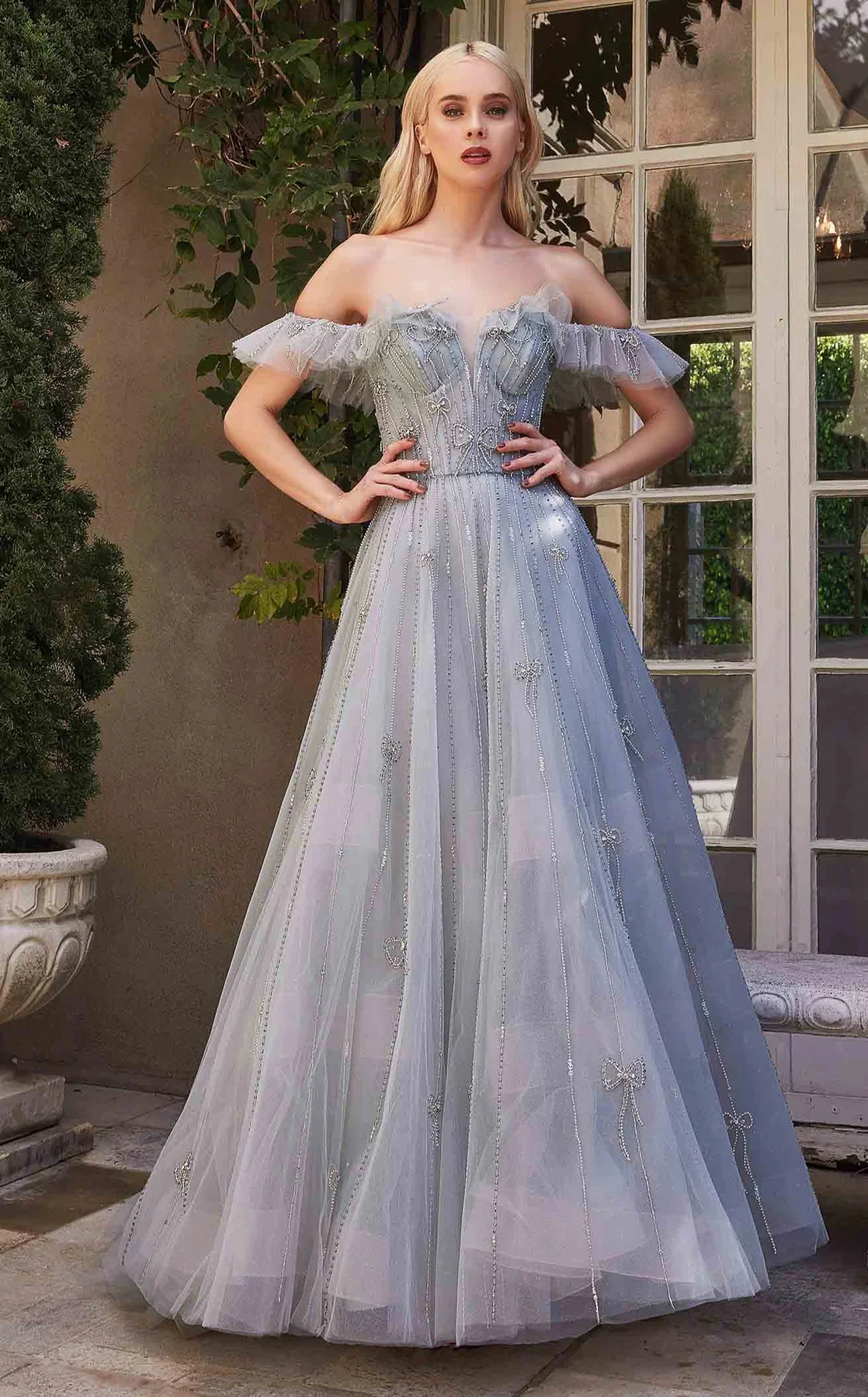 

Elegant Sweetheart Evening Dress Off-the-shoulder Silver Mist BallGown Backless Shiny TulleProm Party Gown