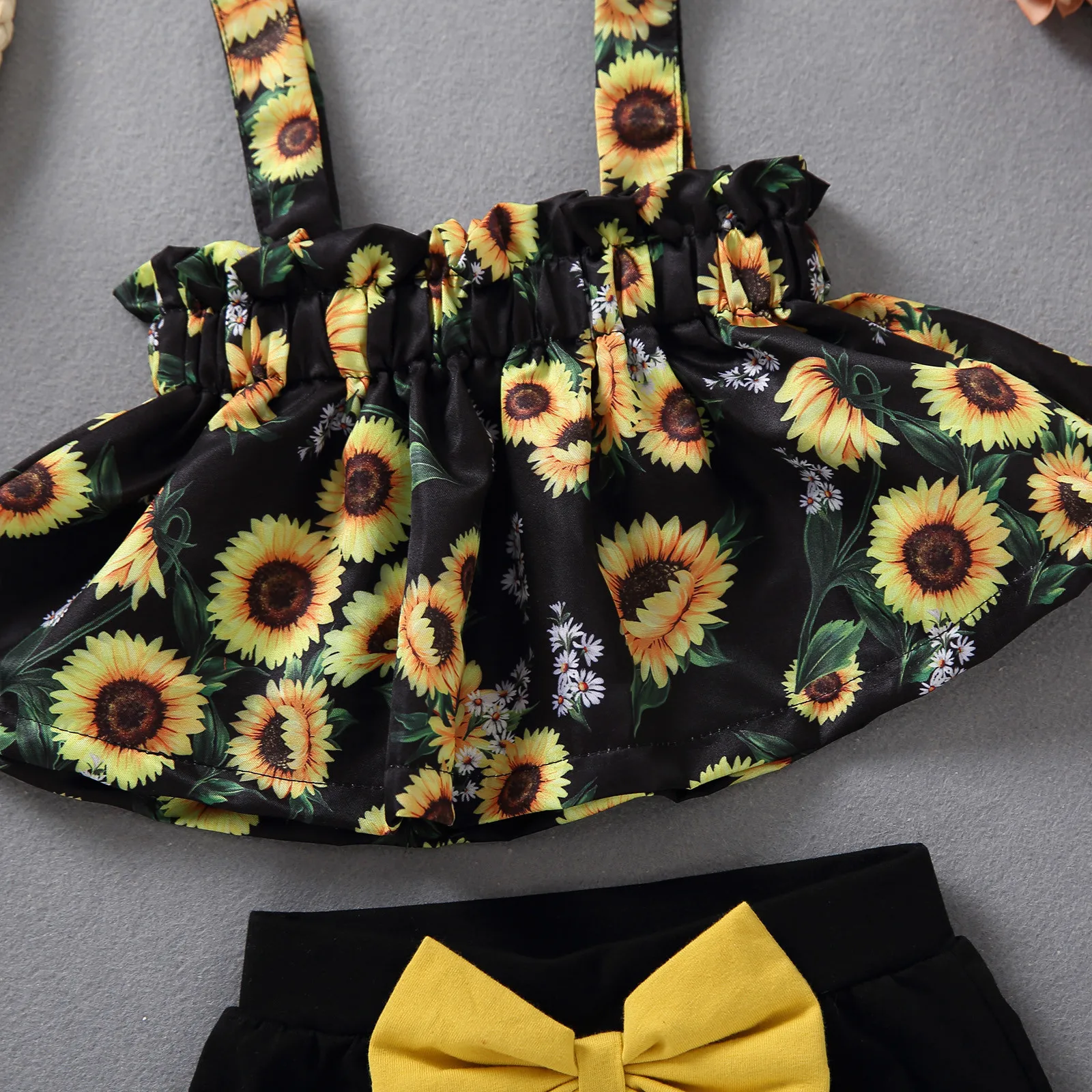 Baby Girl Floral Vest & Shorts Set 4