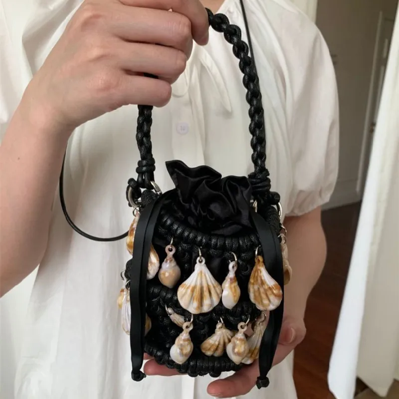 NEW Exquisite Hand woven shell pendant Beaded Woven Bag Fashionable Crossbody Handbag Elegant Design Dinner Bag