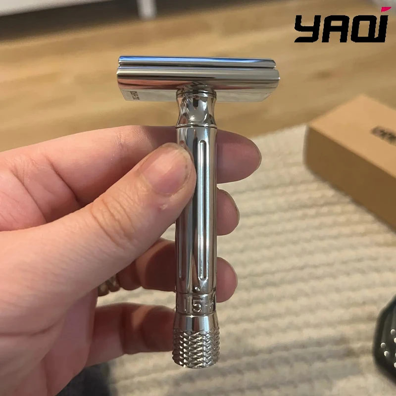 야치 아반티 스테인리스 스틸 조절식 안전 면도기는 6+ 블레이드 간격 설정이 가능하며, 0.55mm에서 1.35mm까지 조절 가능하며, 78mm 핸들입니다.