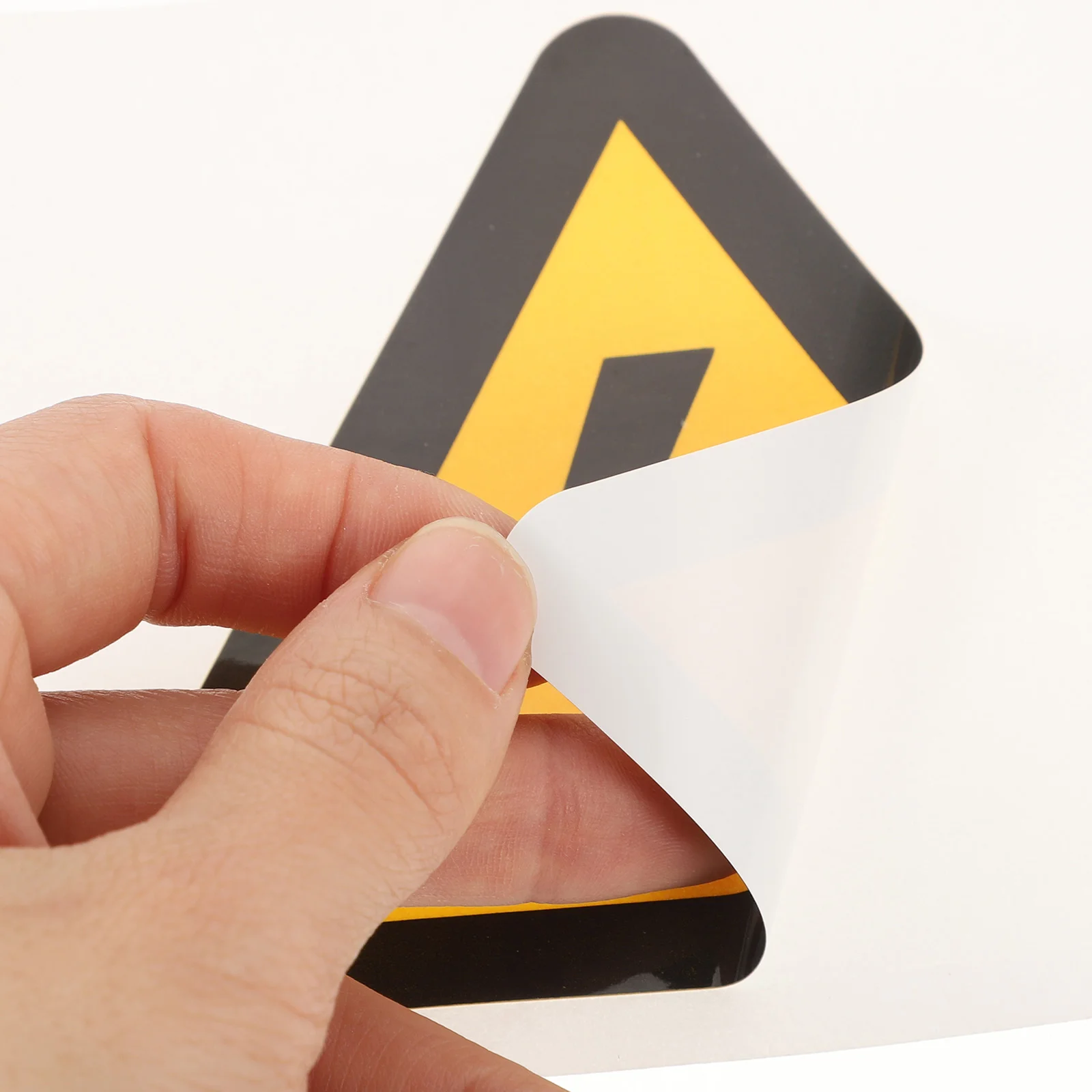 Рисунок 2 - Желтые наклейки Tofficu