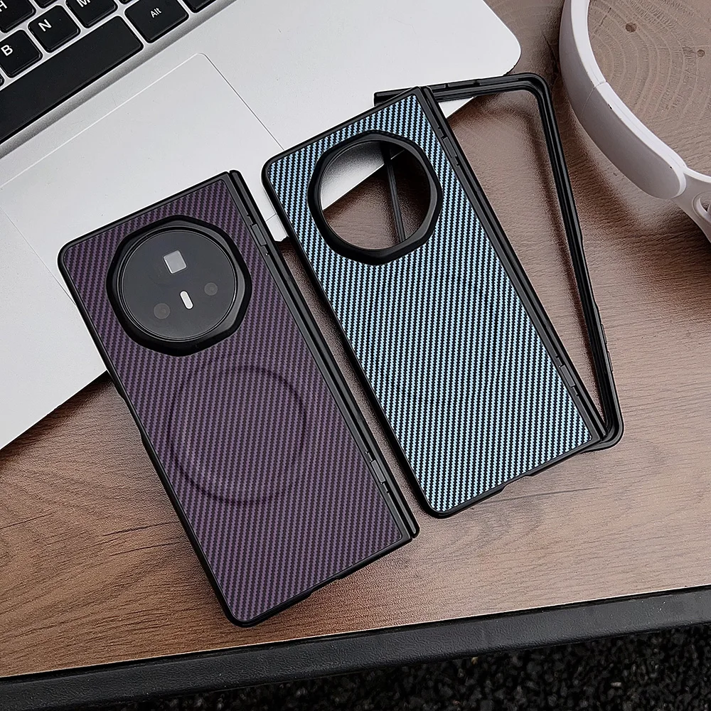 Luxury Carbon Fiber Texture Hard Case with MagSafe Compatibility