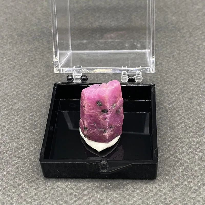 100%  Natural Myanmar ruby Mineral Specimens Stones and Crystals Healing Crystal   +Box size:35*35*35 mm