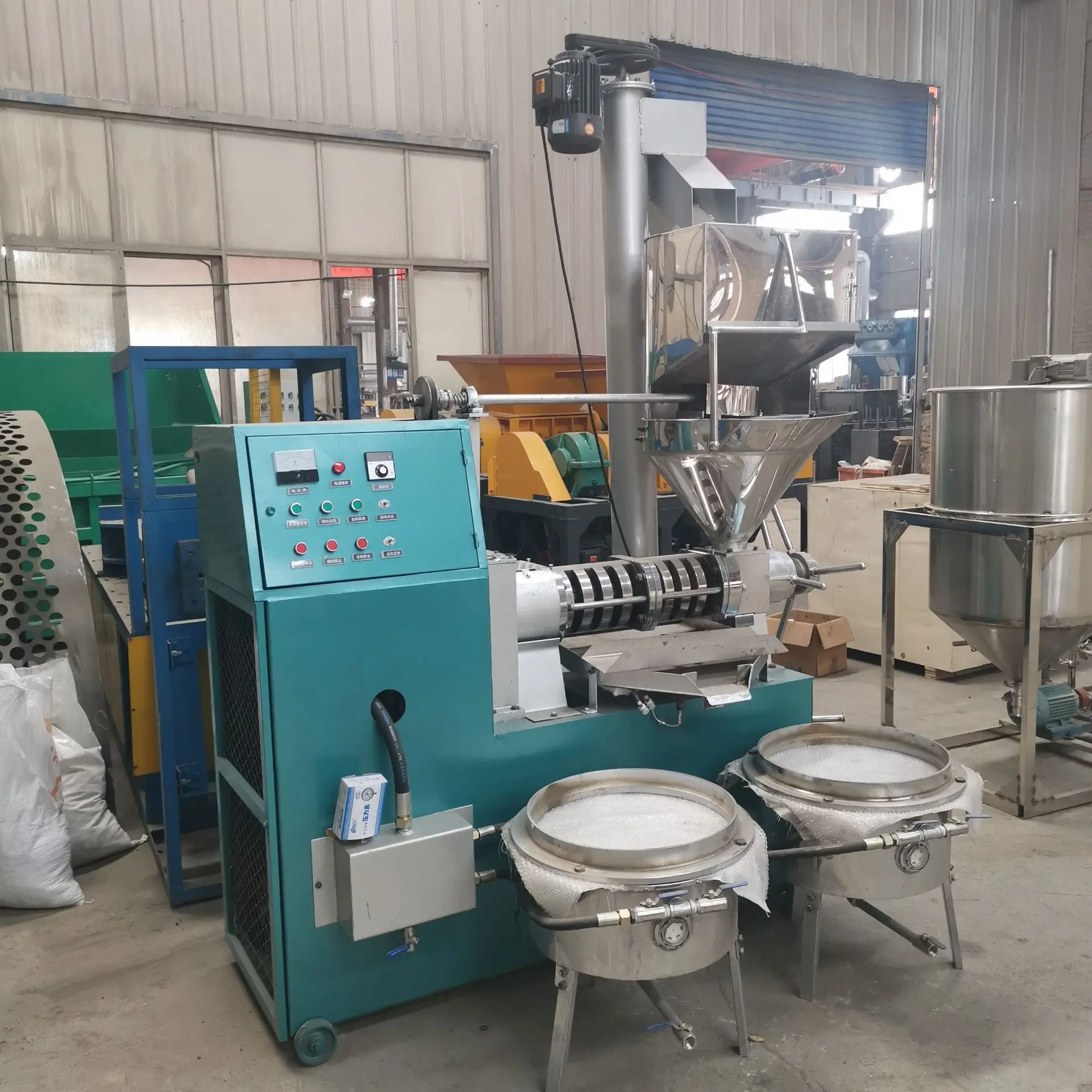 

New commercial screw oil press peanut rapeseed oil press automatic hot and cold oil press